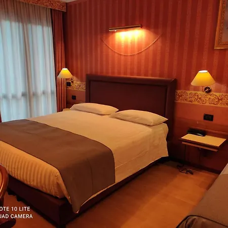 ホテル Val Del Rio フィウマルボ